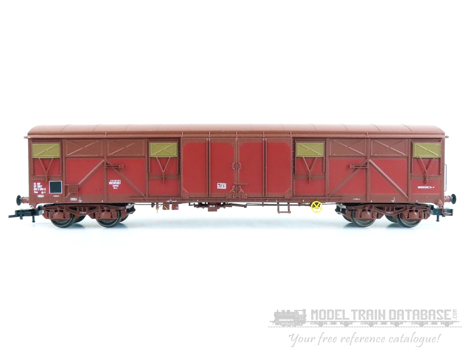 l_s_models-30322-left