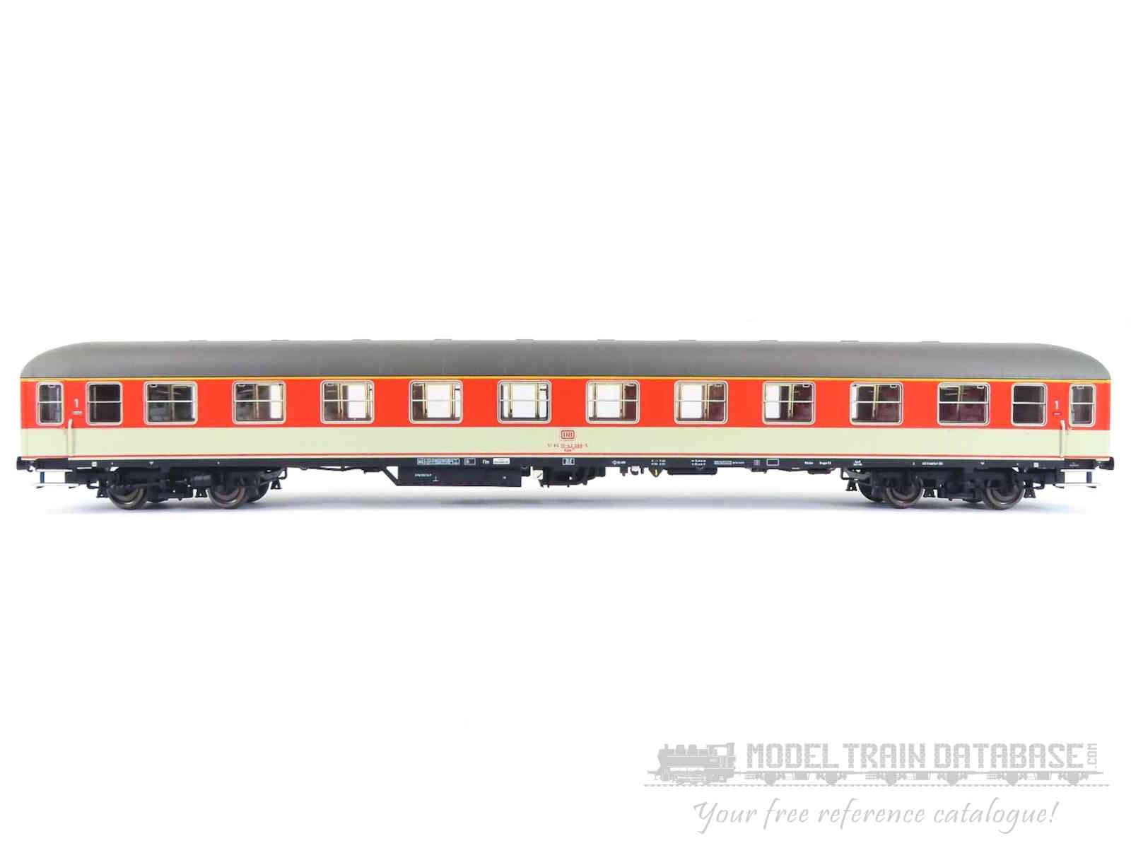 l_s_models-46104-left